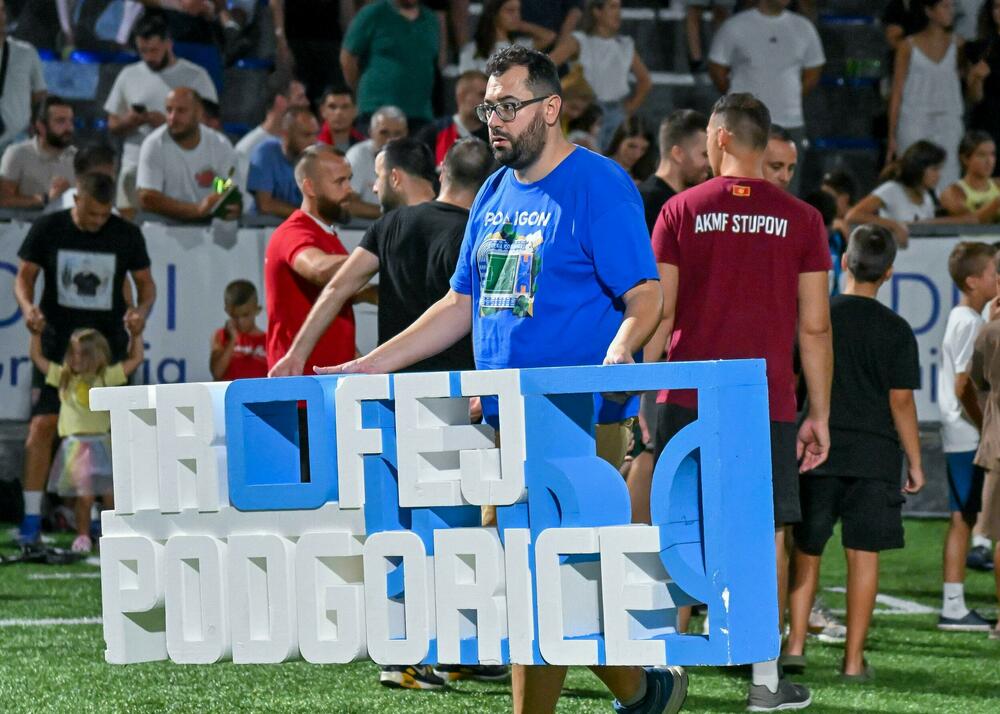 <p>Pljevljaci su na kultnom poligonu Stadiona malih sportova, u finalnom meču, pobijedili Stupove 3:0</p>