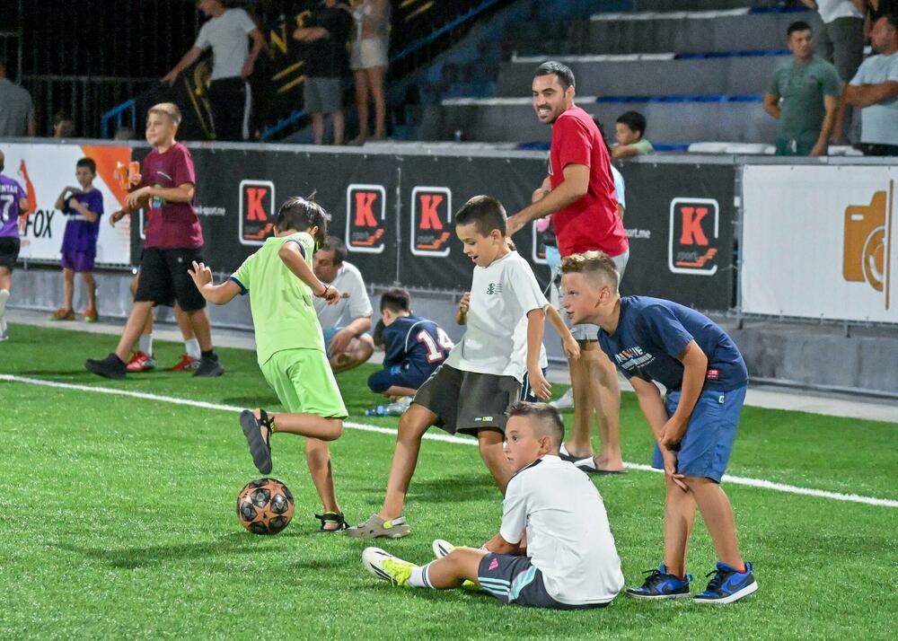 <p>Pljevljaci su na kultnom poligonu Stadiona malih sportova, u finalnom meču, pobijedili Stupove 3:0</p>