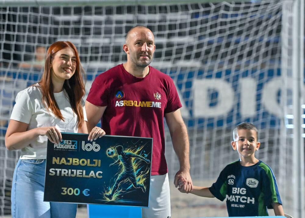 <p>Pljevljaci su na kultnom poligonu Stadiona malih sportova, u finalnom meču, pobijedili Stupove 3:0</p>