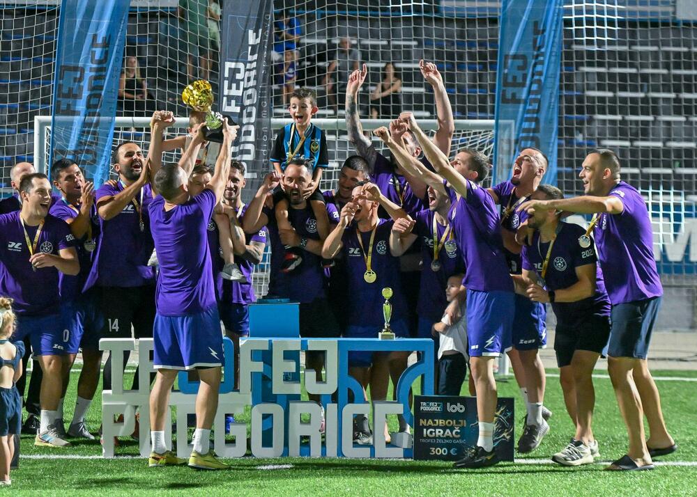 <p>Pljevljaci su na kultnom poligonu Stadiona malih sportova, u finalnom meču, pobijedili Stupove 3:0</p>