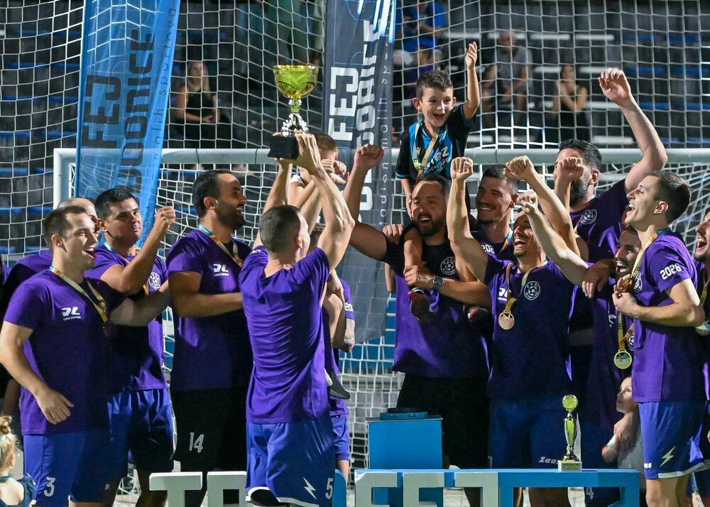<p>Pljevljaci su na kultnom poligonu Stadiona malih sportova, u finalnom meču, pobijedili Stupove 3:0</p>