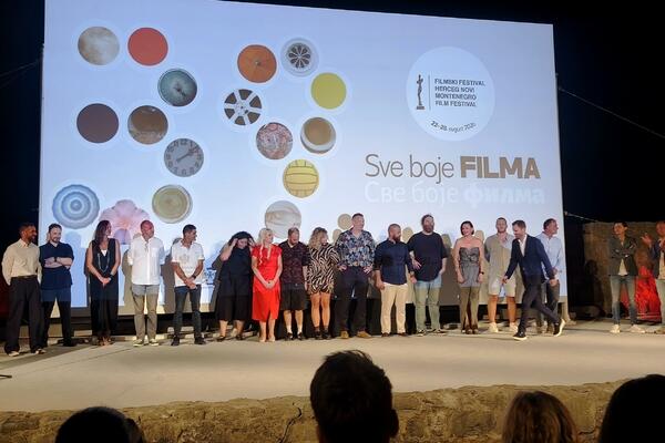 Fenomen gubitka kontrole u filmu "Crna truba"
