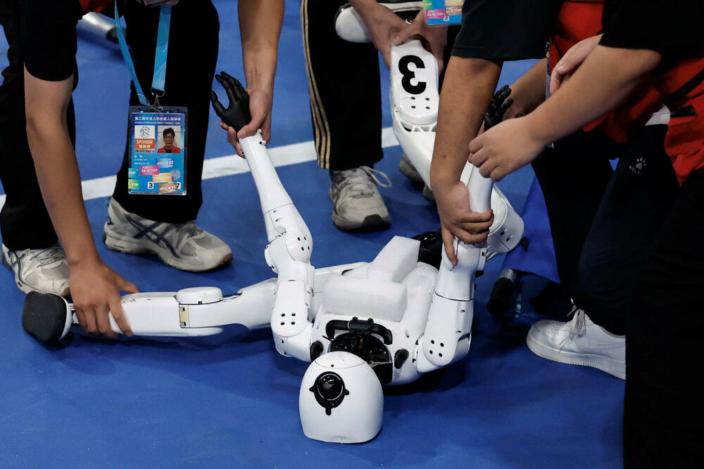 <p>Događaj, nazvan "Robotske olimpijske igre", okupio je više od 2.000 robota iz 666 timova, od kojih je većina bila iz Kine. U 51 disciplini bili su zastupljeni sportski okršaji, ali i zadaci u simuliranim fabrikama, restoranima, kancelarijama i vanrednim situacijama<br /> </p>