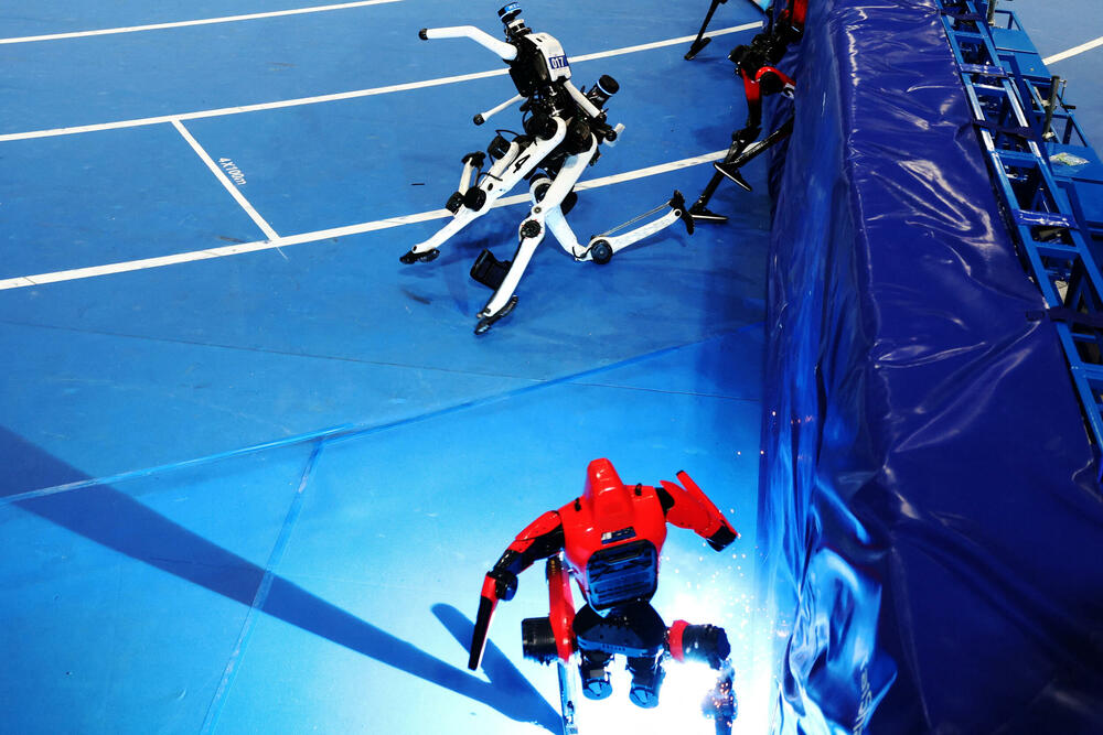 <p>Događaj, nazvan "Robotske olimpijske igre", okupio je više od 2.000 robota iz 666 timova, od kojih je većina bila iz Kine. U 51 disciplini bili su zastupljeni sportski okršaji, ali i zadaci u simuliranim fabrikama, restoranima, kancelarijama i vanrednim situacijama<br /> </p>