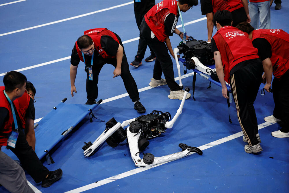 <p>Događaj, nazvan "Robotske olimpijske igre", okupio je više od 2.000 robota iz 666 timova, od kojih je većina bila iz Kine. U 51 disciplini bili su zastupljeni sportski okršaji, ali i zadaci u simuliranim fabrikama, restoranima, kancelarijama i vanrednim situacijama<br /> </p>