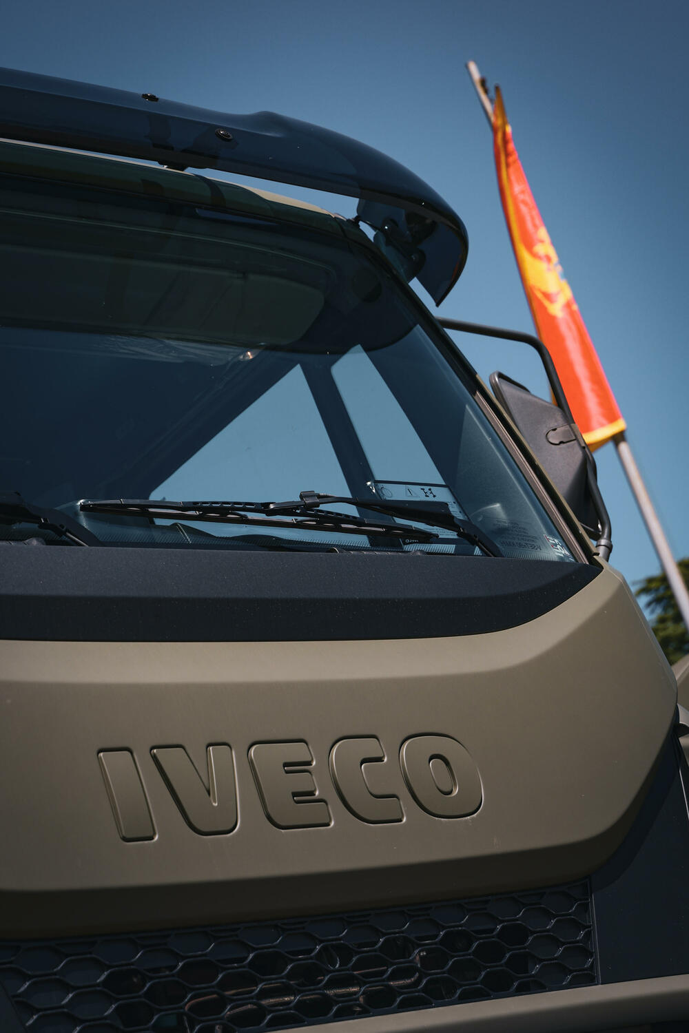 <p>Stigla vozilo IVECO Eurocargo, u varijantama MLL150 i M170, namijenjeno prvenstveno transportu ljudstva i materijala</p>