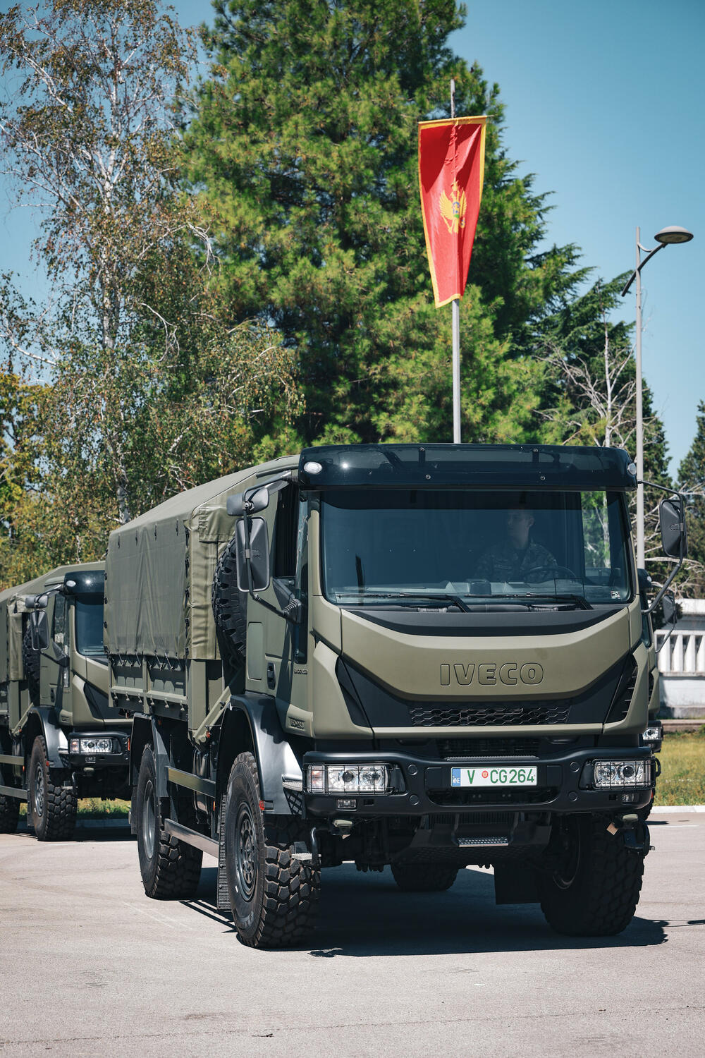 <p>Stigla vozilo IVECO Eurocargo, u varijantama MLL150 i M170, namijenjeno prvenstveno transportu ljudstva i materijala</p>