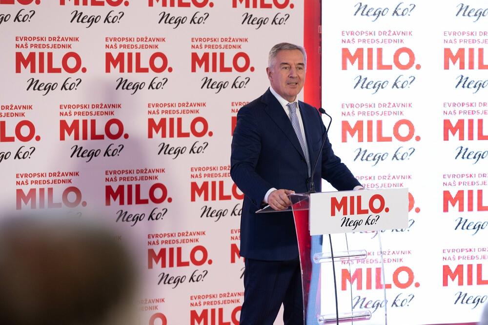 Ranije tvrdili da nisu nabavljali opremu: Đukanović tokom kampanje, Foto: DPS