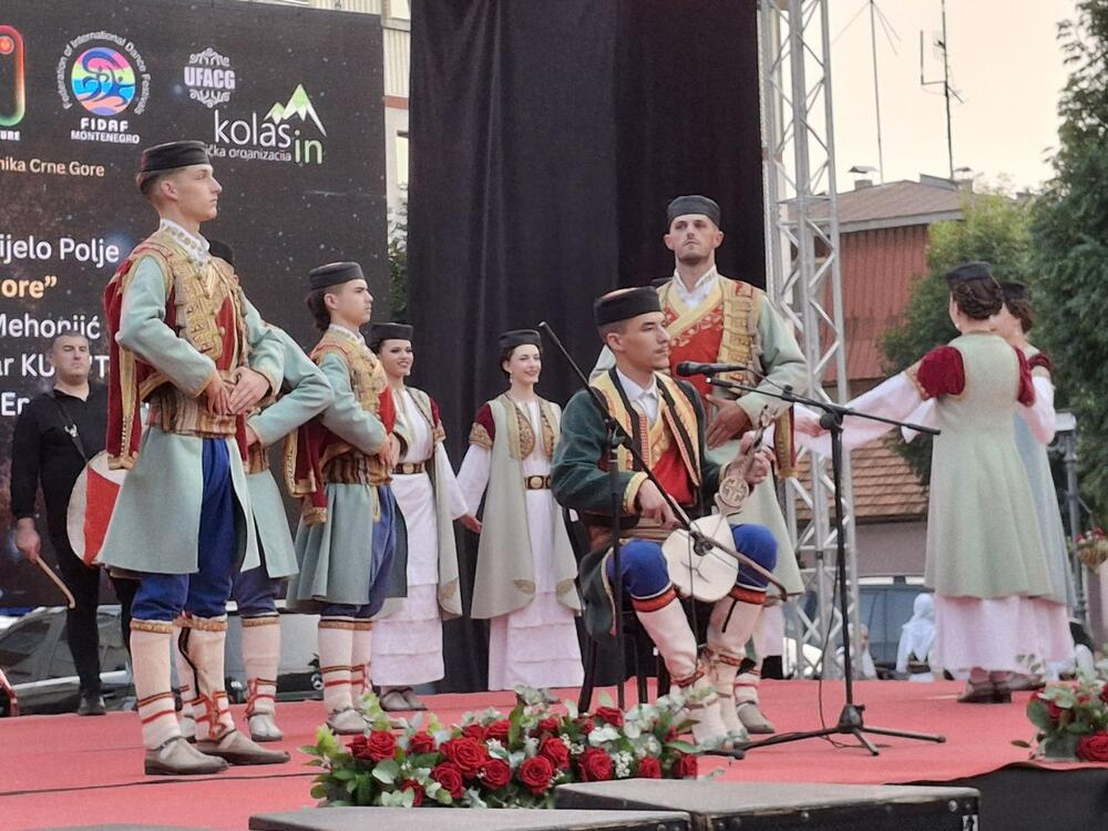 <p>Nasljeđe Crne Gore, rekao je predsjednik Crne Gore Jakov Milatović, čuva se susretima, stvaranjem i prenošenjem tradicije novim generacijama</p>