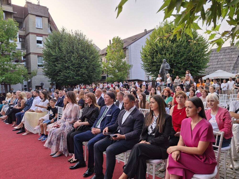 <p>Nasljeđe Crne Gore, rekao je predsjednik Crne Gore Jakov Milatović, čuva se susretima, stvaranjem i prenošenjem tradicije novim generacijama</p>