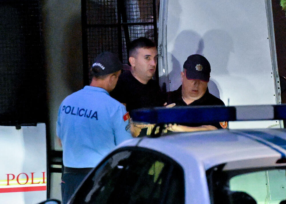 <p>Radosav i Saša Stanišić i Raško i Radmila Džankić poslati su u pritvor u Spužu</p>