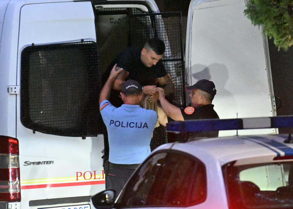 <p>Radosav i Saša Stanišić i Raško i Radmila Džankić poslati su u pritvor u Spužu</p>
