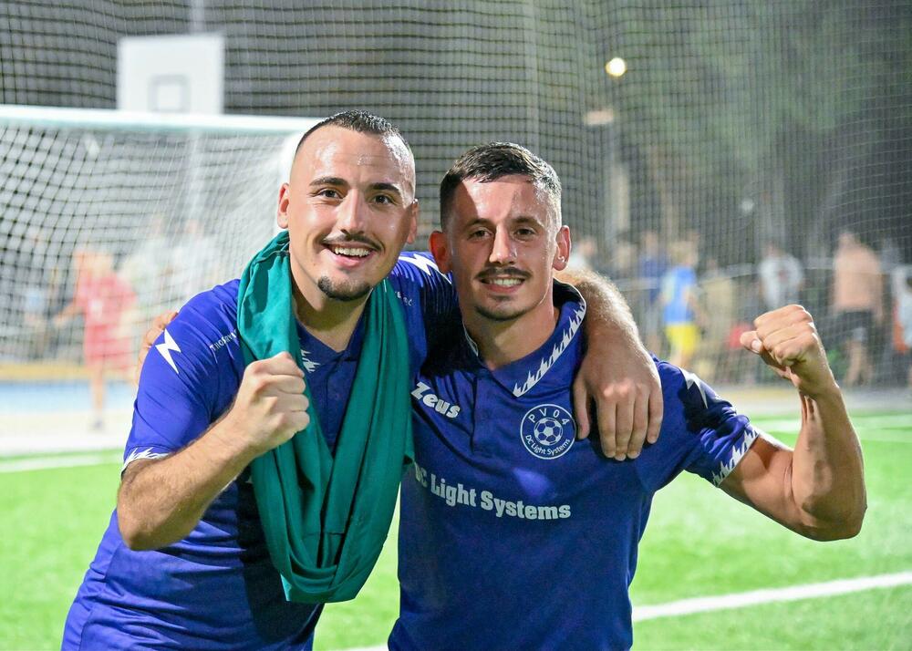 <p>Turnir u malom fudbalu Trofej Podgorice i ove godine bio spektakularan, a u finalu pred 3.000 ljudi Pljevlja 04 DCLS bila su bolja od Stupova (3:0)</p>