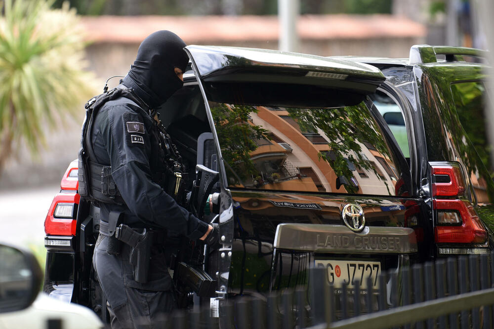 Policija &ldquo;ispratila&rdquo; Ben Merzouka iz države: Ilustracija, Foto: BORIS PEJOVIC