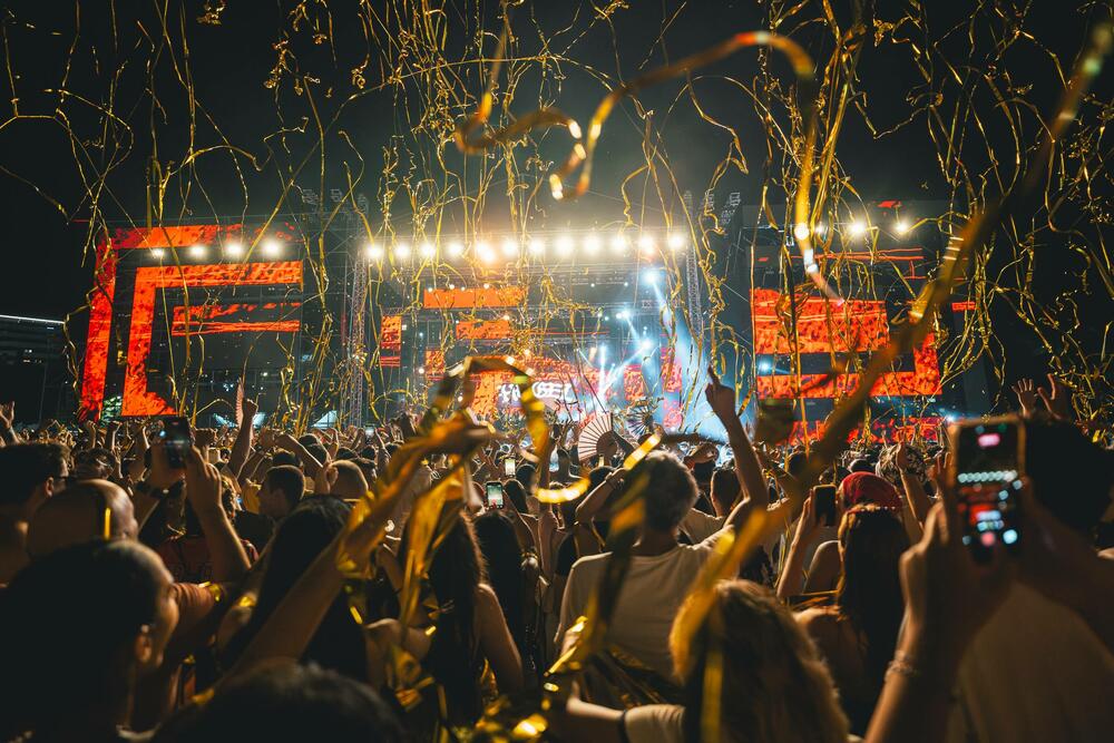 <p>"Sea Dance festival se sinoć vratio Crnoj Gori okupivši čak 39.000 posjetilaca, iz preko 100 zemalja svijeta, pretvarajući Bečiće posljednjeg petka avgusta u jednu od najvažnijih festivalskih destinacija Evrope", poručili su iz organizacije</p>