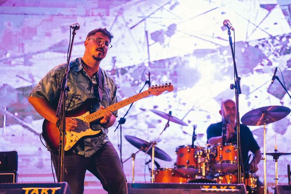 <p>"Sea Dance festival se sinoć vratio Crnoj Gori okupivši čak 39.000 posjetilaca, iz preko 100 zemalja svijeta, pretvarajući Bečiće posljednjeg petka avgusta u jednu od najvažnijih festivalskih destinacija Evrope", poručili su iz organizacije</p>