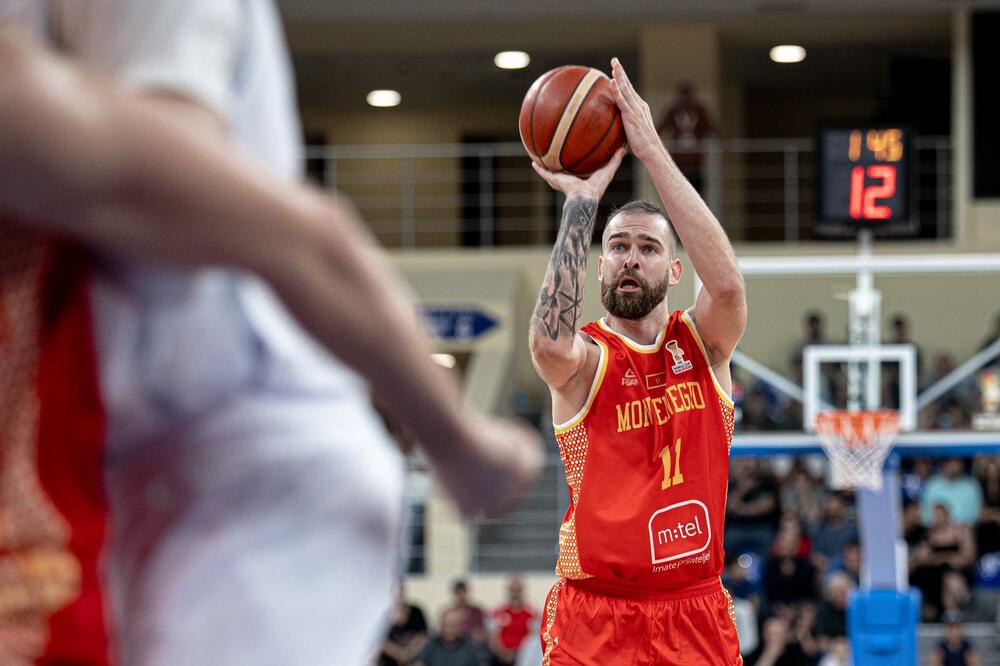 Nemanja Radović na utakmici protiv Gruzije, Foto: FIBA