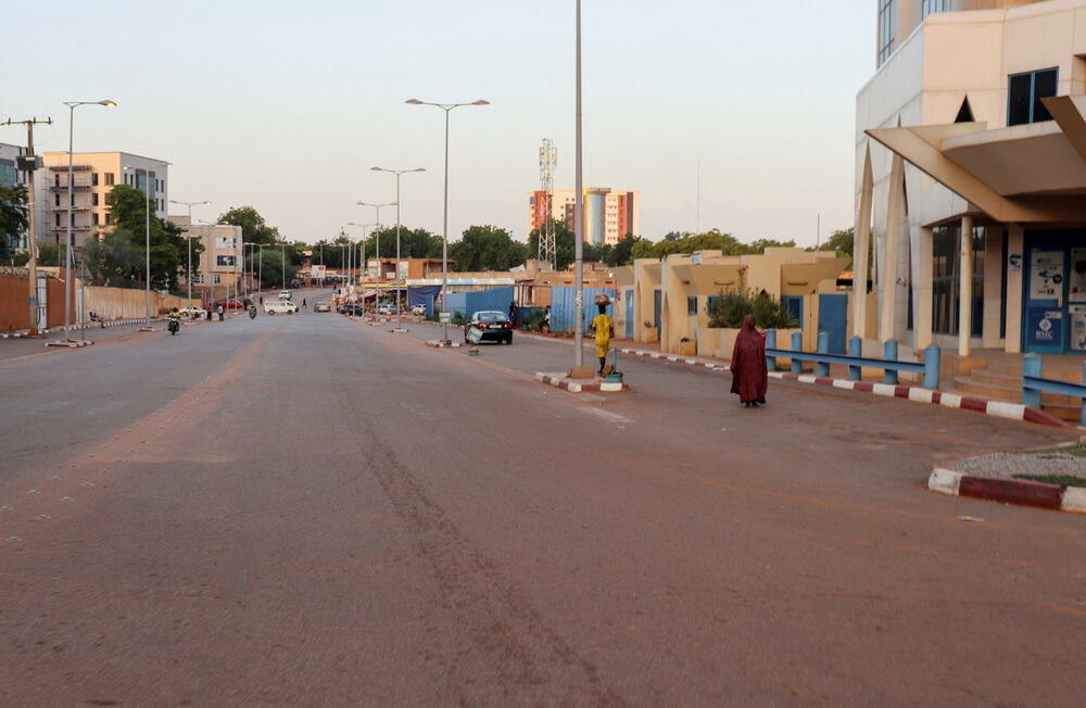 <p>Napad je ukazao na tenzije unutar oružanih snaga Nigera, koje su pretrpjele niz gubitaka na bojnom polju u borbama protiv zapadnoafričkih ogranaka Al Kaide i Islamske države</p>
