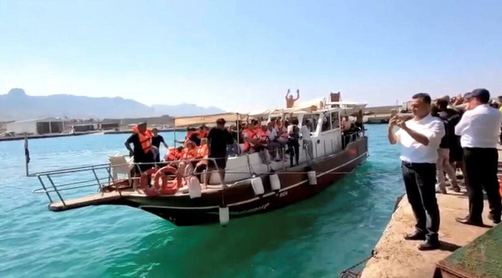 <p>Trajekt katamaranskog tipa saobraćao je od luke Kirenija, poznate i kao Girne, na sjeveru etnički podijeljenog Kipra, ka turskoj luci Tašuđu u provinciji Mersin</p>