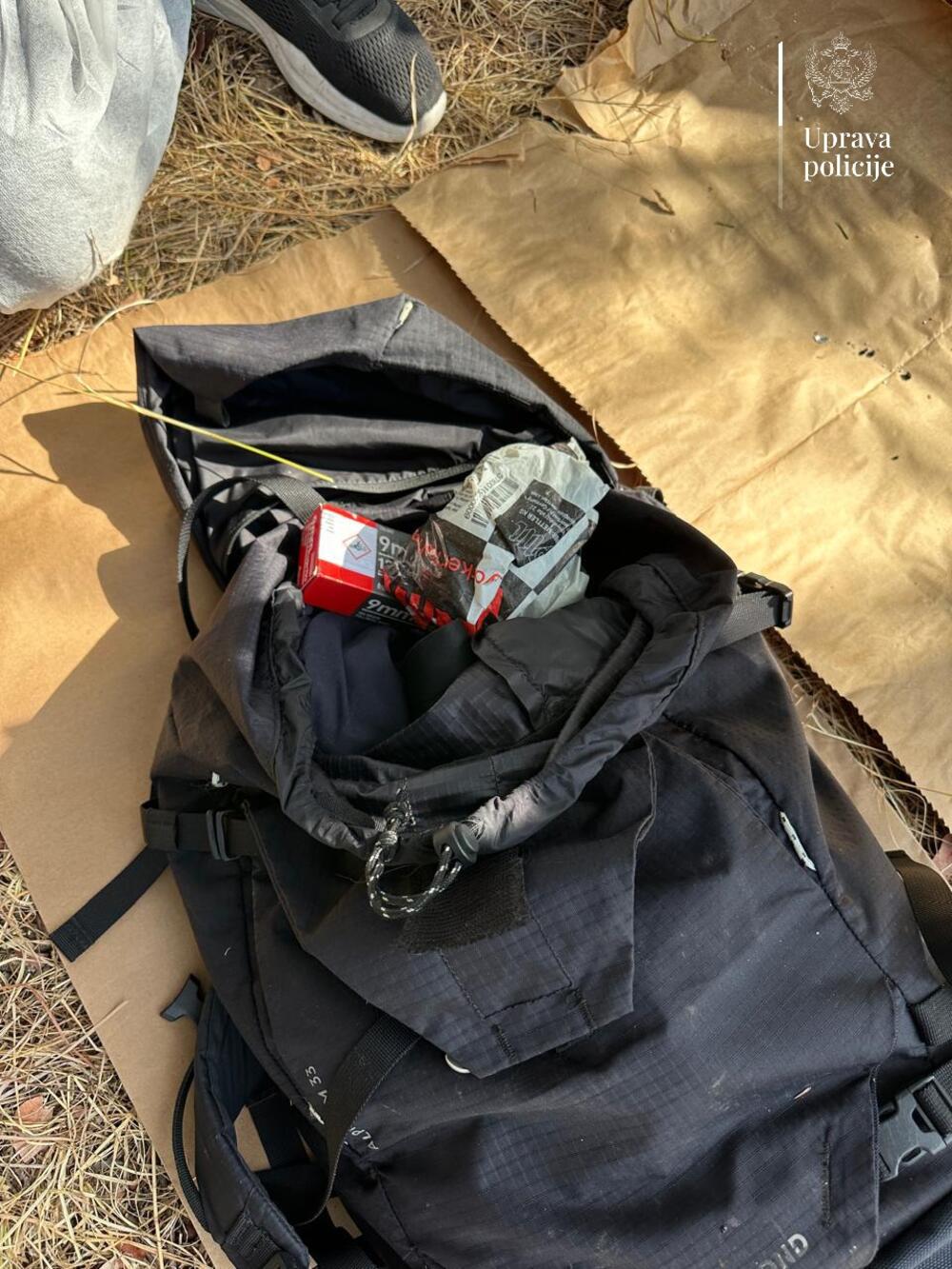 <p>Policija izuzela i mobilni telefon, tablete i druge predmete, slijede vještačenja</p>