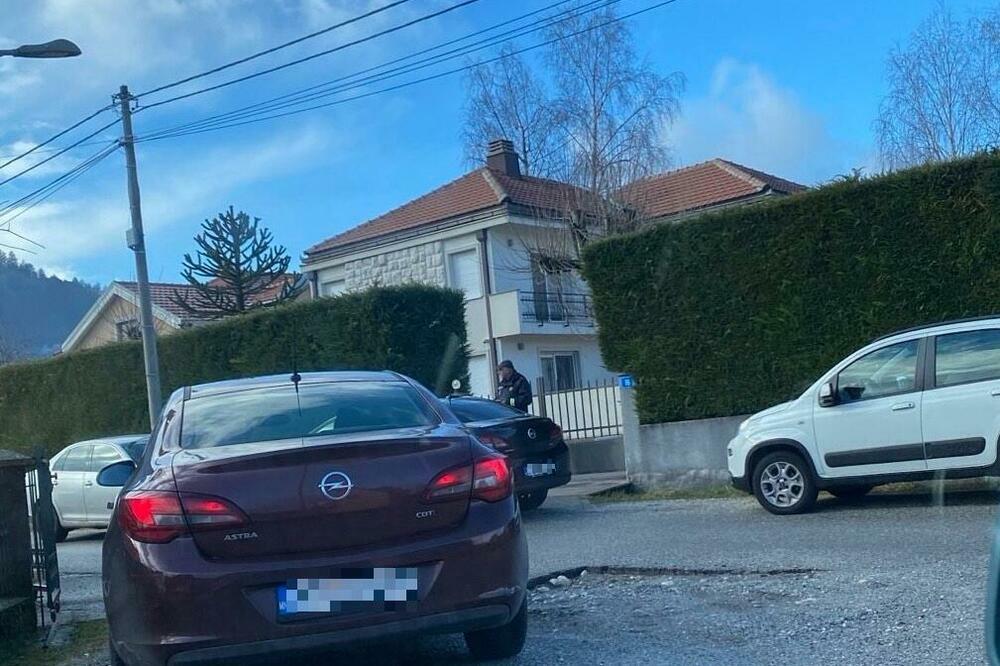 Sa pretresa objekata Jabučanina prošle godine na Cetinju, Foto: Vijesti
