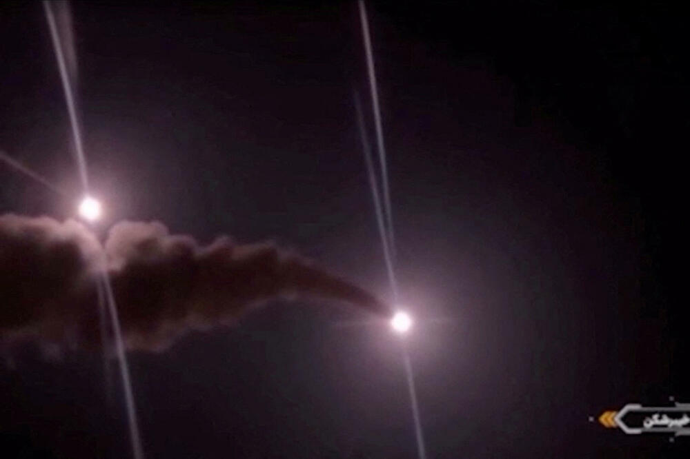 Rakete koje su, prema navodima iranskih vlasti, lansirane na američke vojne ciljeve u Jordanu, Foto: Reuters