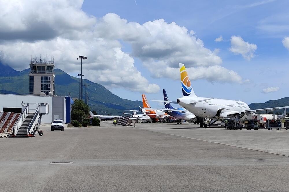 Prioritet i nabavka nove opreme: Aerodrom Tivat, Foto: Siniša Luković