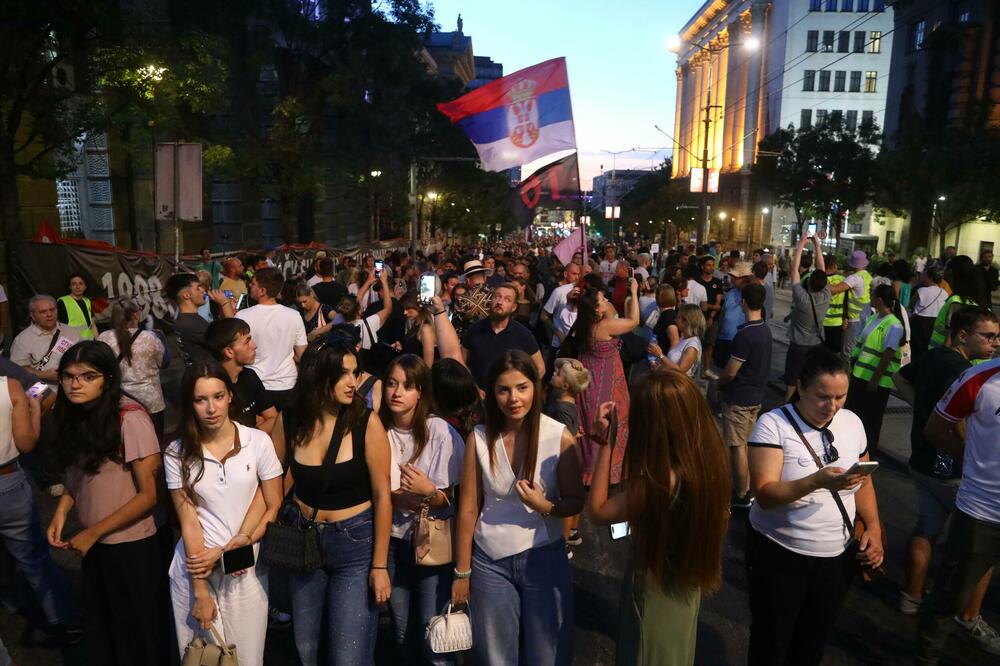 Studenti u Beogradu tokom obilježavanja 22 mjeseca od pada nadstrešnice Željezničke stanice u Novom Sadu, Foto: BETAPHOTO