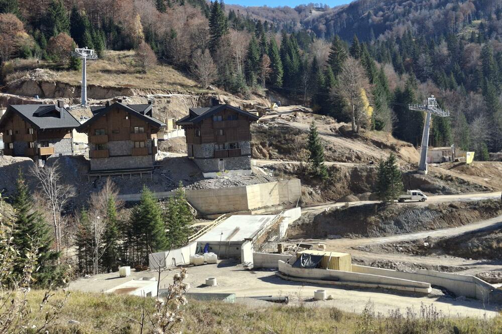 Oštećeni stub na žičari, Foto: Dragana Šćepanović
