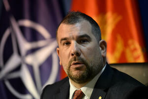 Ne arčimo pare, plaćamo službene obaveze: Reagovanje Ministarstva...