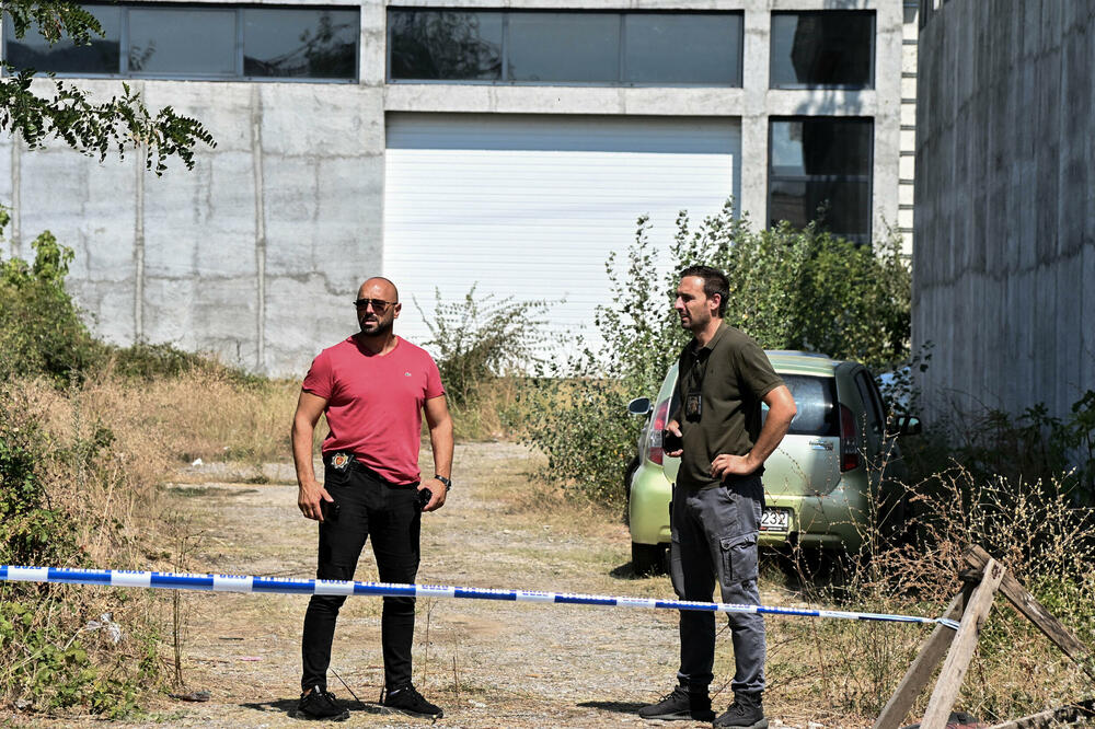 Inspektori juče u Mrkićevom magacinu, Foto: Risto Bozovic