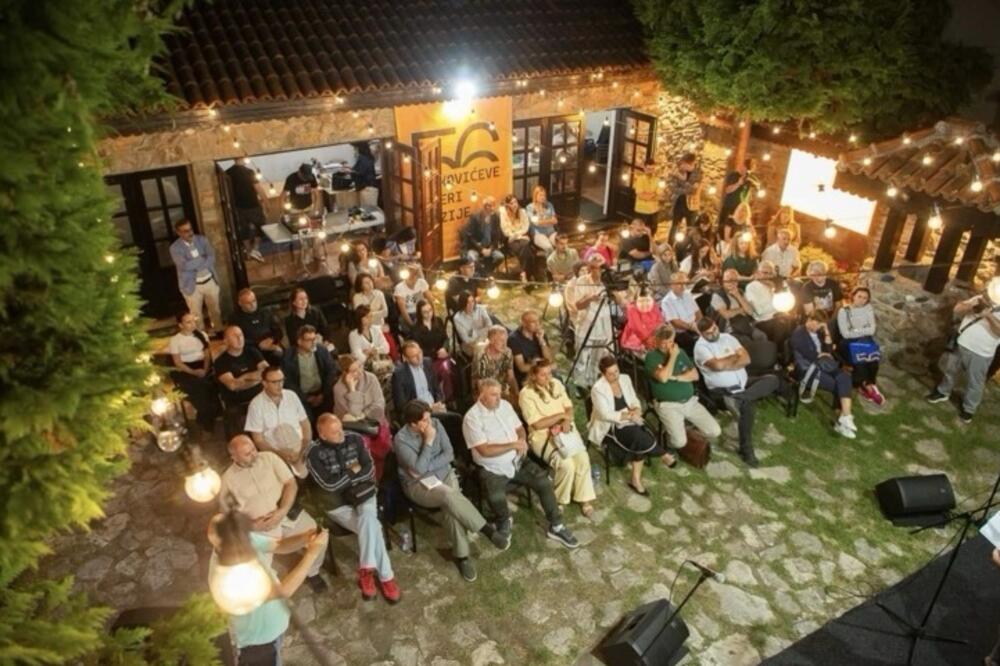 Sa pjesničke večeri, Foto: Jadranka Ćetković