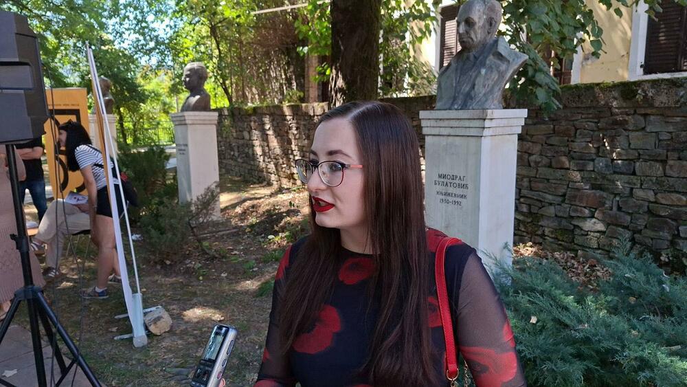 <p>Nagrade su uručene u Parku pjesnika, u okviru 56. Ratkovićevih večeri poezije</p>