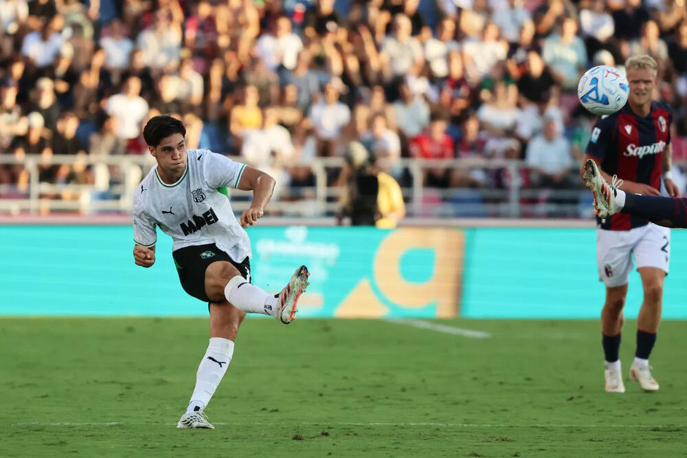 Vasilije Adžić tokom meča u Bolonji, Foto: Sassuolocalcio.it