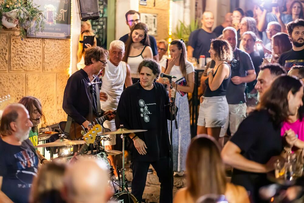 <p>Jubilarni 20. Hercegnovski strip festival povezuje cijelu Boku, karavan devete umjetnosti danas prvi put stiže u Risan</p>