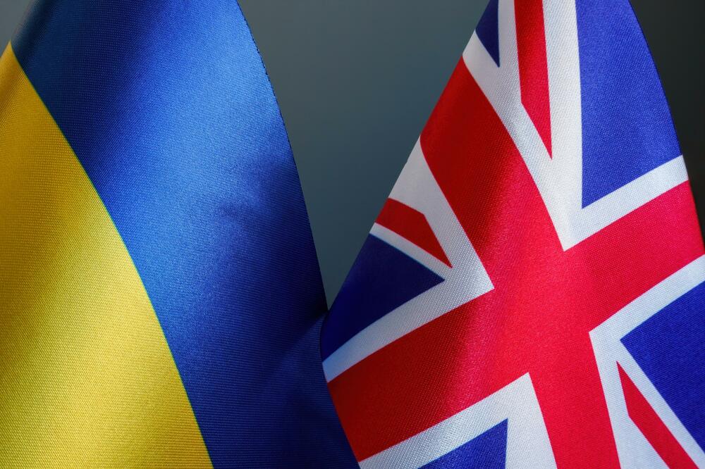 Zastave Ukrajine i Velike Britanije (Ilustracija), Foto: Shutterstock