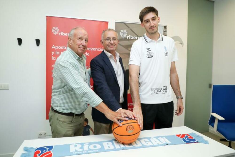 Aleksa Ilić na jučerašnjem predstavljanju, Foto: cbbreogan.com