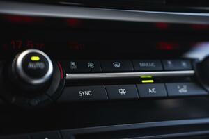Vozite stariji auto sa klimom R134a? Servis bi mogao poskupjeti, a...