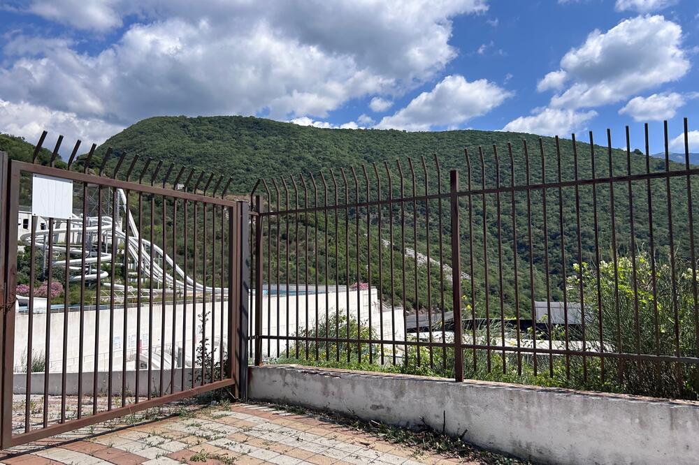 Katanac na ulazu u Akva-park, Foto: Vuk Lajović
