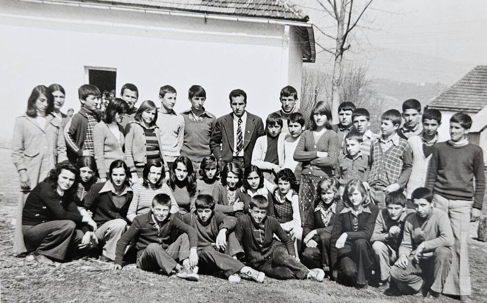 Sa đacima u Tomaševu 1963. godine