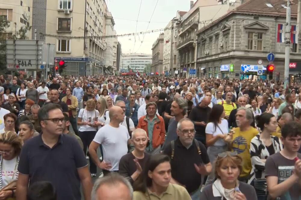 Sa okupljanja ispred Rektorata u Beogradu, Foto: N1