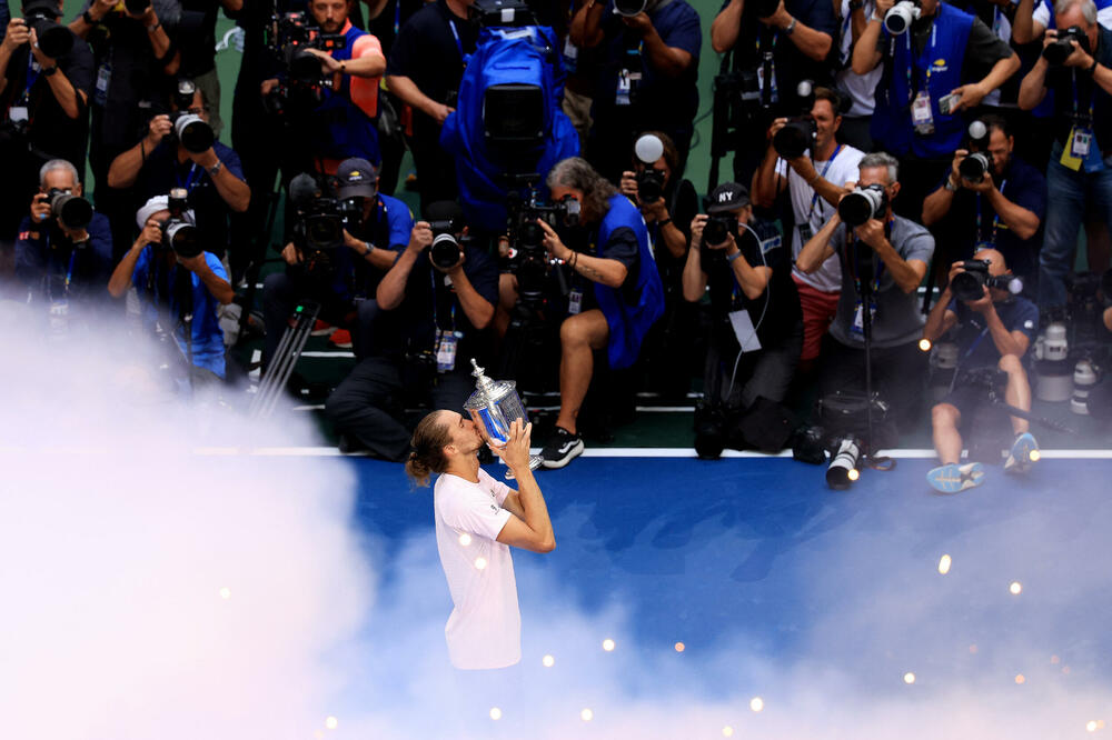 Rođen da bude šampion: Zverev sa peharom US opena, Foto: Brendan McDermid/Reuters