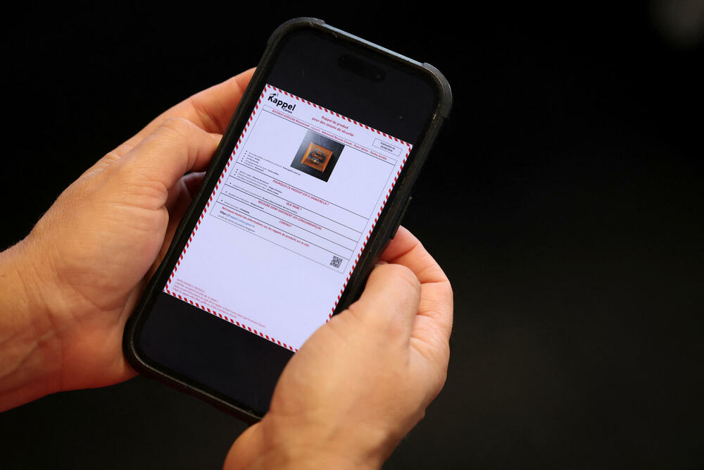 <p>Rojters je utvrdio da je, zaključno sa 1. septembrom, više od 20 proizvoda sa lista zabranjenih proizvoda bilo dostupno kupcima na američkim platformama za elektronsku trgovinu Amazon, Temu i TikTok, kao i na Amazonovim platformama za prodavce trećih strana u Francuskoj, Indiji, Ujedinjenim Arapskim Emiratima i Belgiji</p>