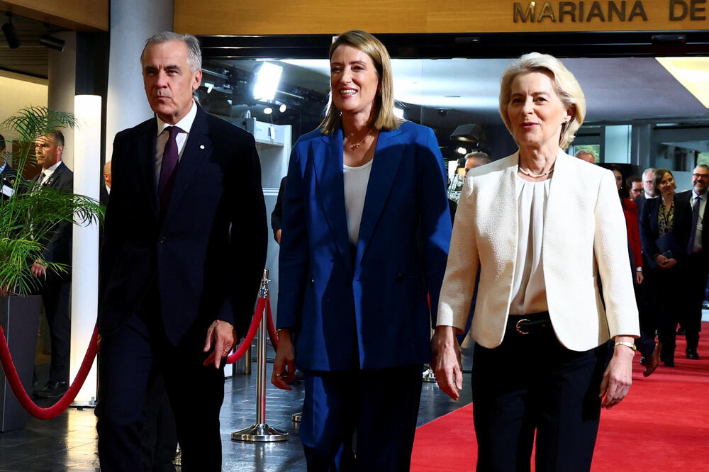 Karni, predsjednica Evropskog parlamenta Roberta Mecola i Fon der Lajen juče u Strazburu, Foto: Rojters