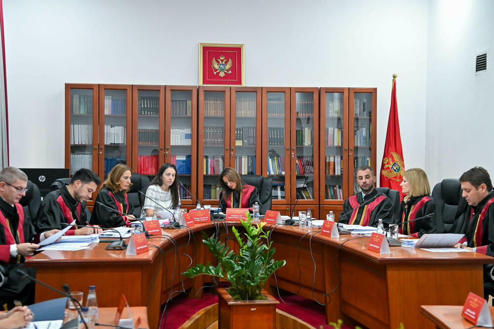 Transparentnost važnija od &ldquo;pritiska&rdquo;: sa sjednice Ustavnog suda, Foto: Risto Bozovic
