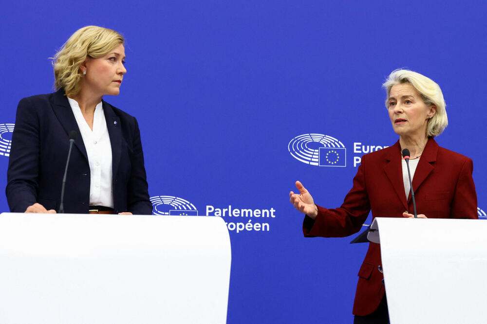Predsjednica Evropske komisije Ursula fon der Lajen i izvršna potpredsjednica Komisije za tehnološki suverenitet, bezbjednost i demokratiju Hena Virkunen, Foto: REUTERS