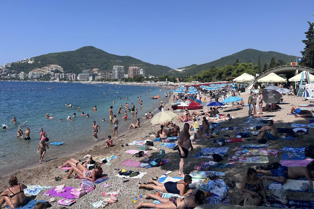 Sa jednog od kupališta u Budvi, Foto: Vuk Lajović