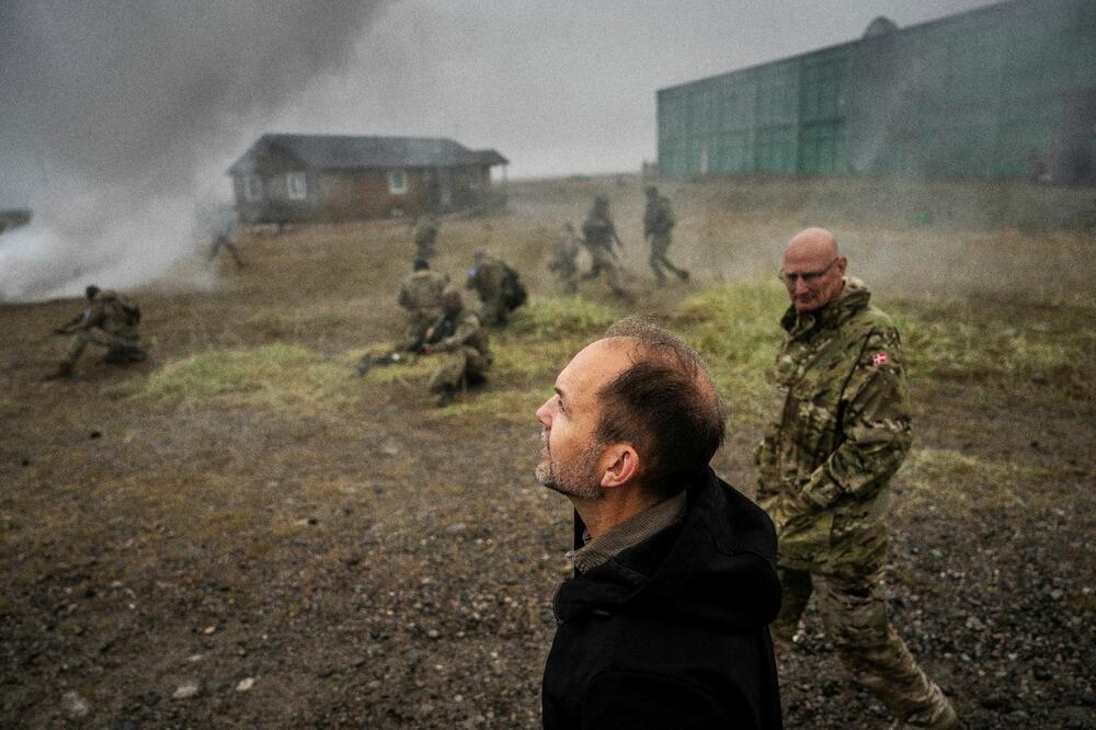 Danski ministar odbrane Jepe Brus i grenlandski ministar spoljnih poslova Mute B. Egede tokom NATO vježbe &bdquo;Arktički štit 2026&ldquo; u Narsarsuaku, 9. septembra, Foto: Reuters