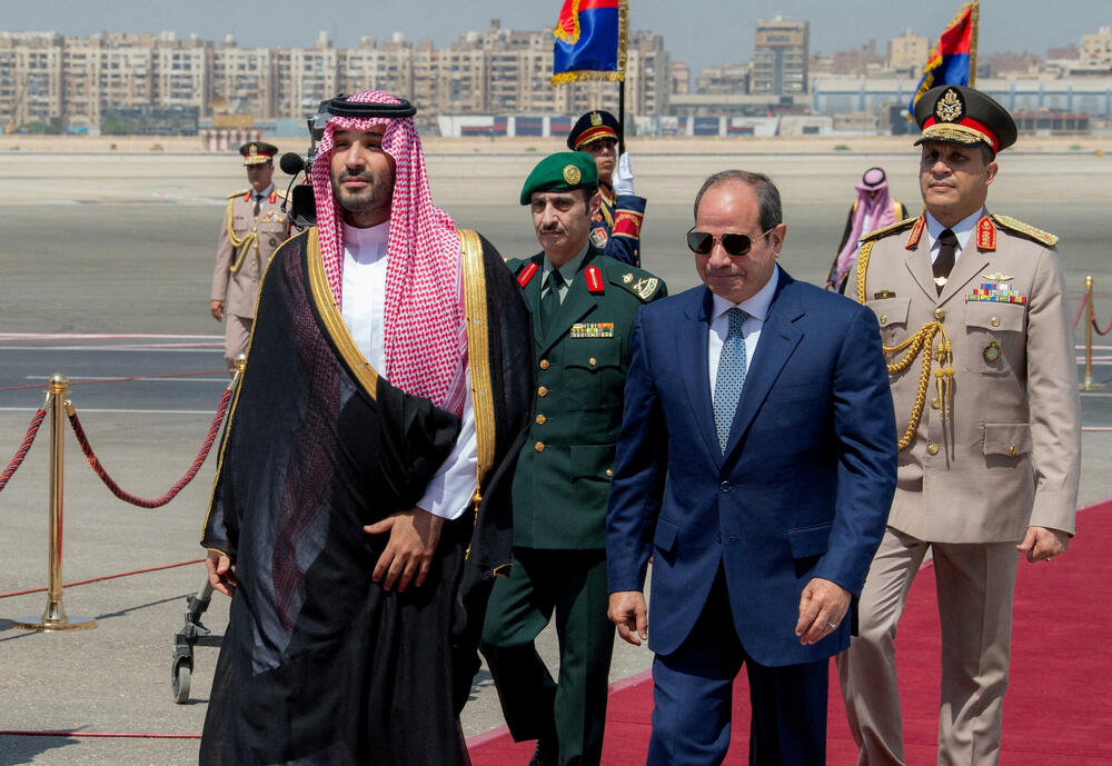Mohamed bin Salman sa egipatskim lideroma Abdelom Fatahom al Sisijem u Kairu 15. septembra