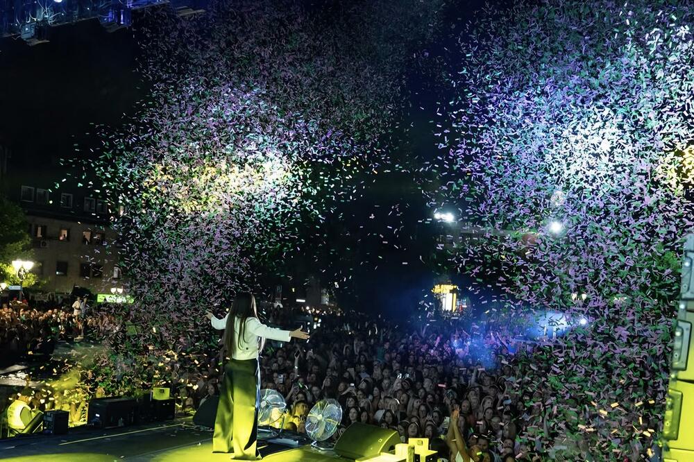 Za vikend kada je nastupala Ražnatović nije bilo slobodnog kreveta: detalj sa koncerta, Foto: ECHO